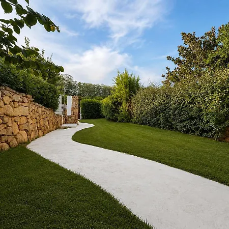 Apartment Sweet With Garden And Shared Pool *